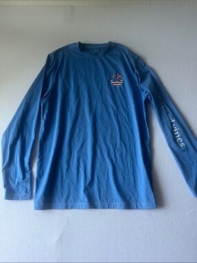 Vineyard Vines Men’s Long Sleeve Tee in Blue with Flag Graphic